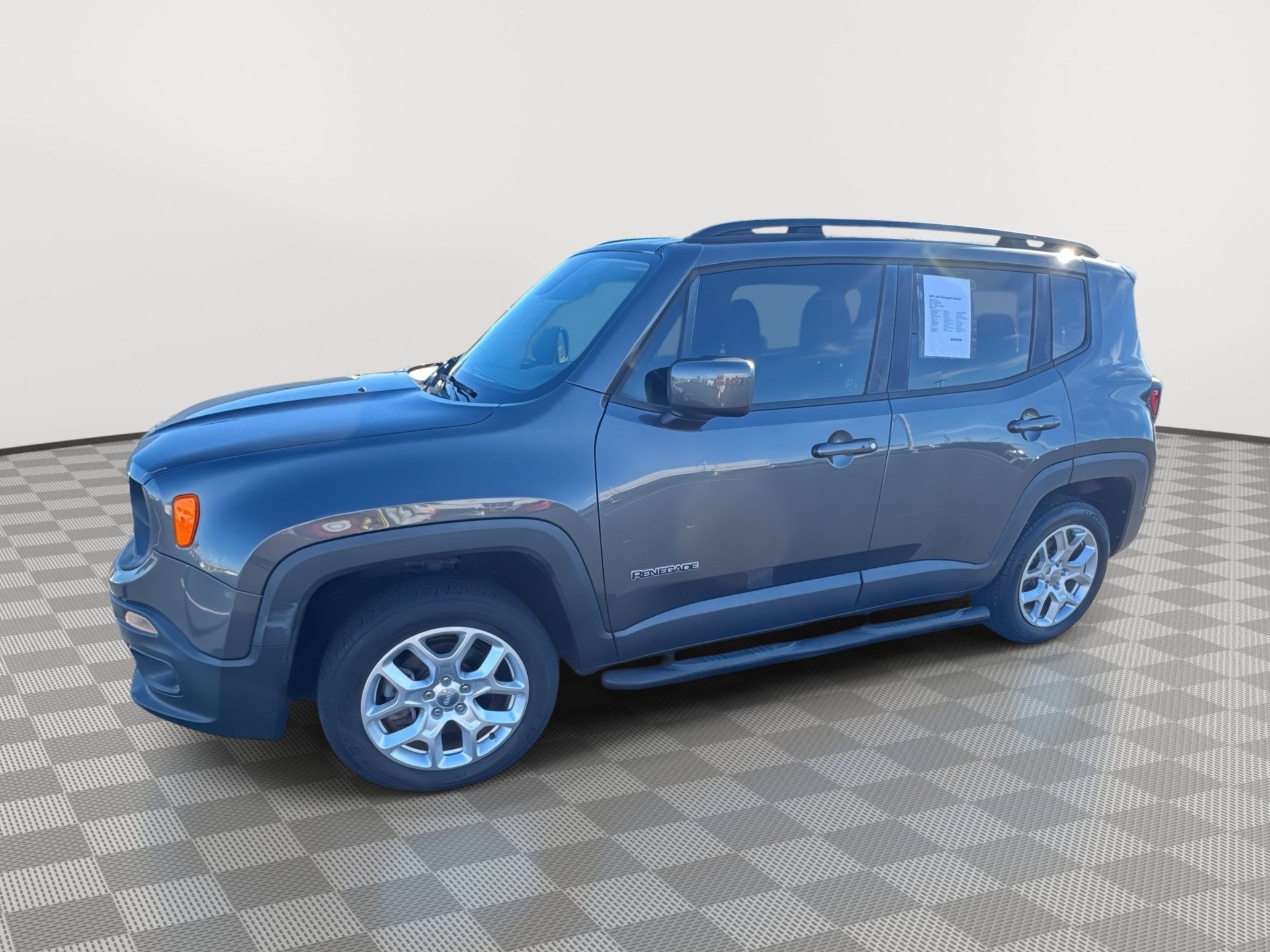 Used 2017 Jeep Renegade Latitude w/ Popular Equipment Group image 1