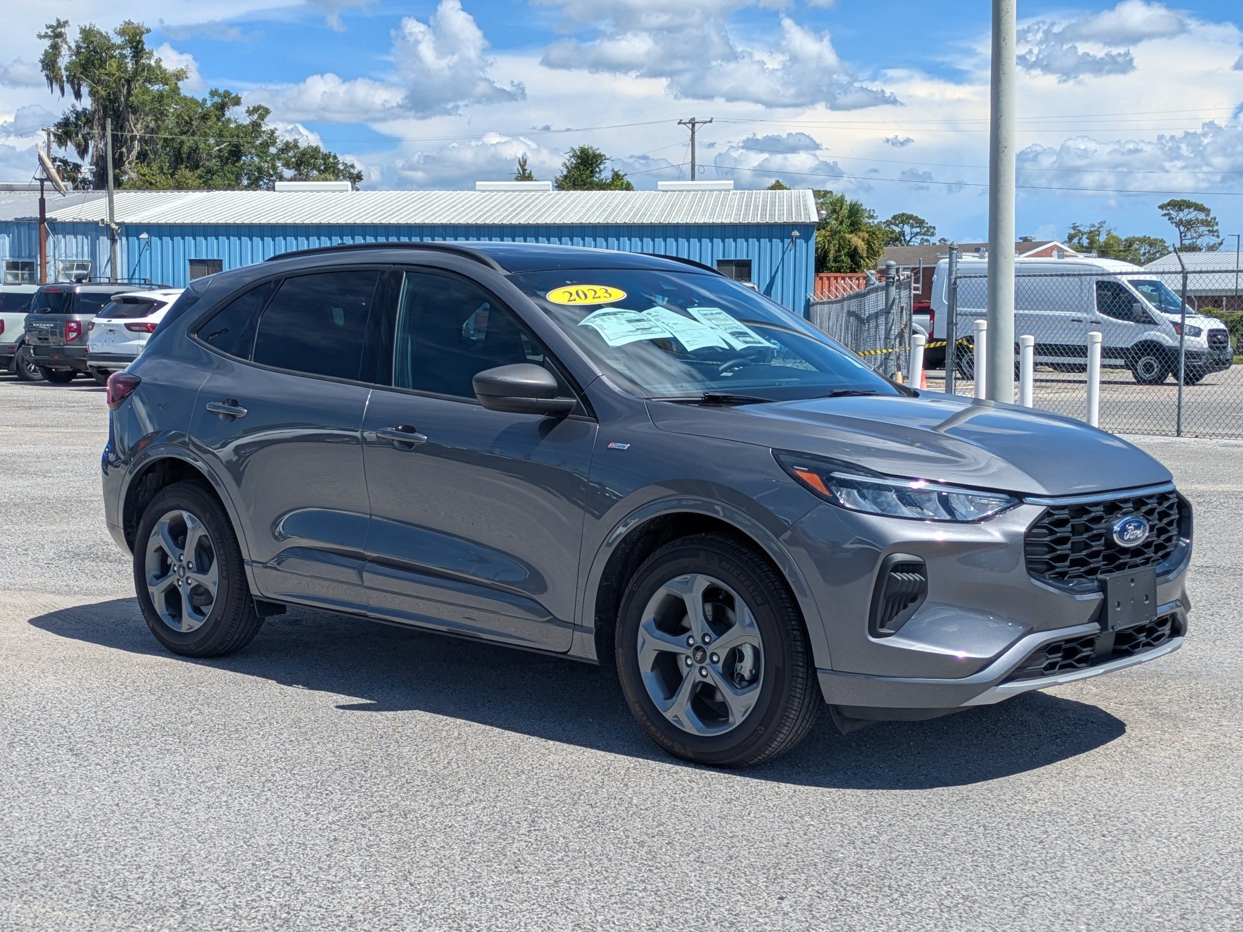 Used 2023 Ford Escape ST-Line w/ Tech Pack #1 AWD/4WD image 2