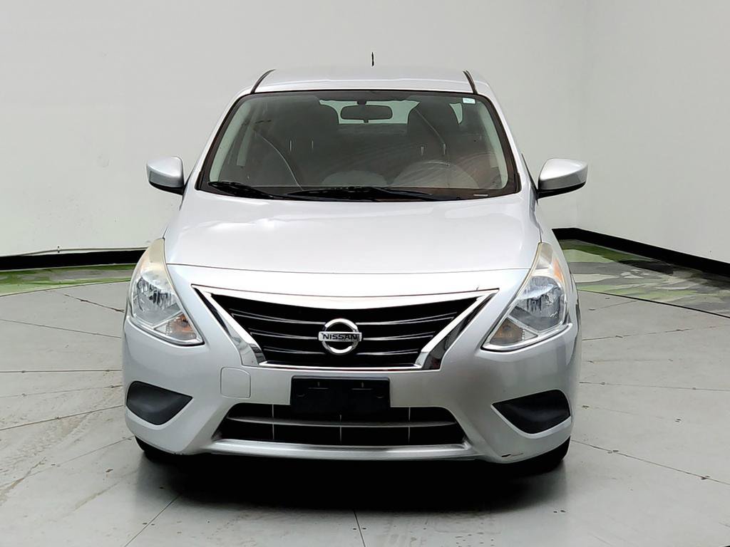 Used 2016 Nissan Versa SV FWD image 2
