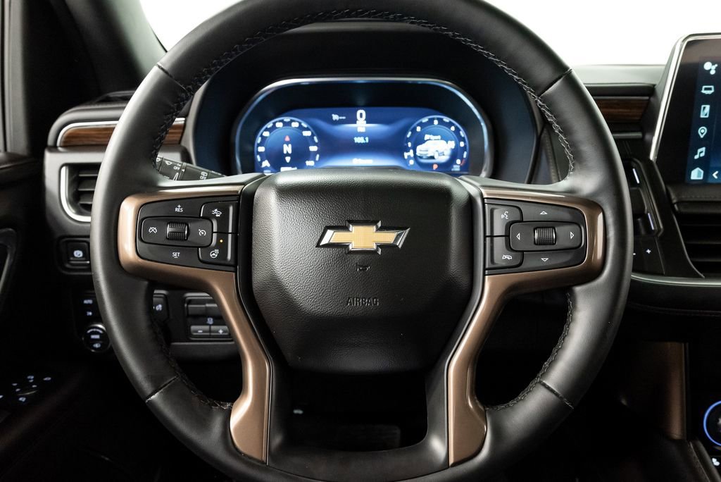 Used 2024 Chevrolet Tahoe High Country AWD/4WD image 17
