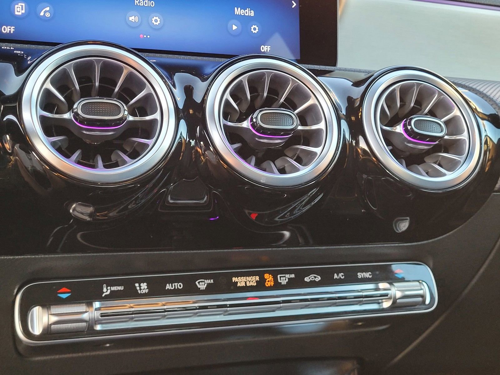 Used 2025 Mercedes-Benz CLA 250 4MATIC image 22