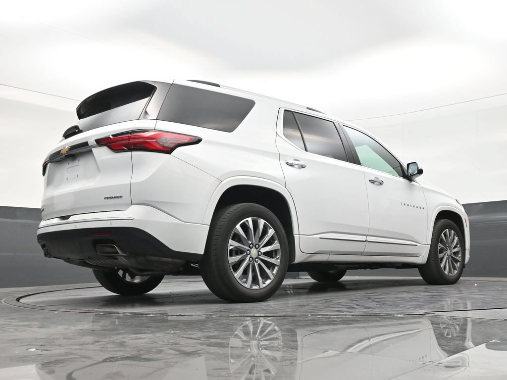Used 2023 Chevrolet Traverse Premier FWD image 23