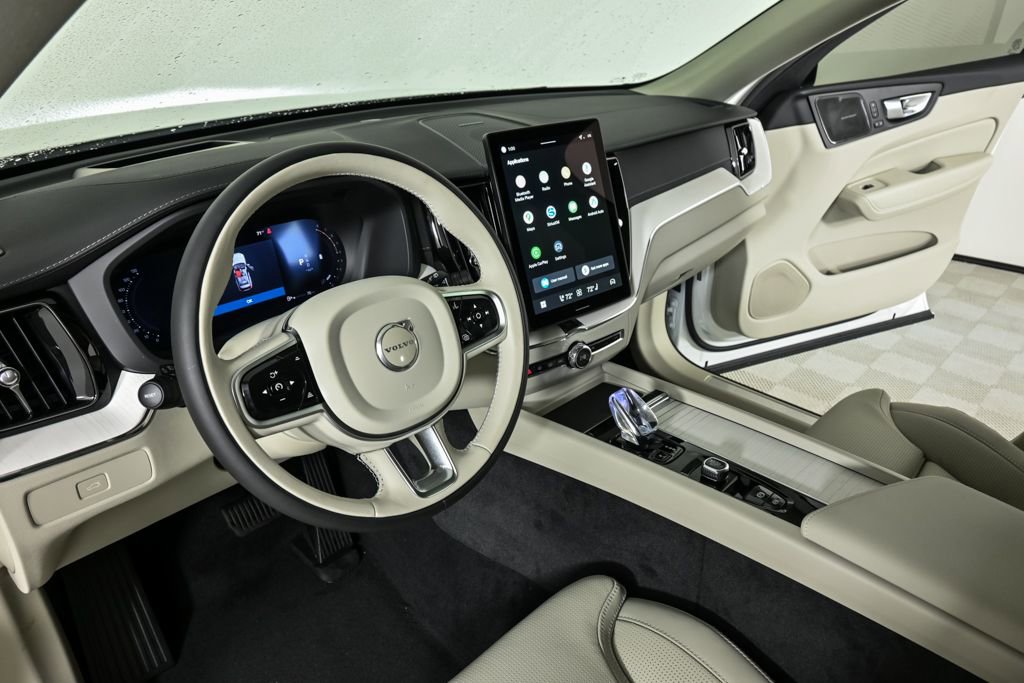 New 2026 Volvo XC60 B5 Ultra w/ Protection Package Premier image 4