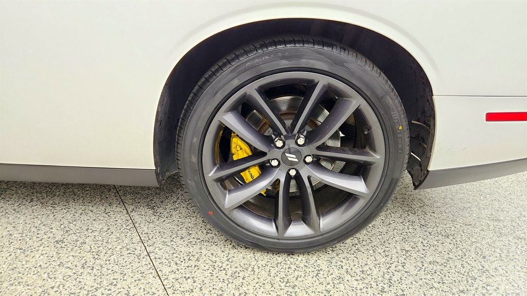 Used 2019 Dodge Challenger R/T Scat Pack RWD image 9