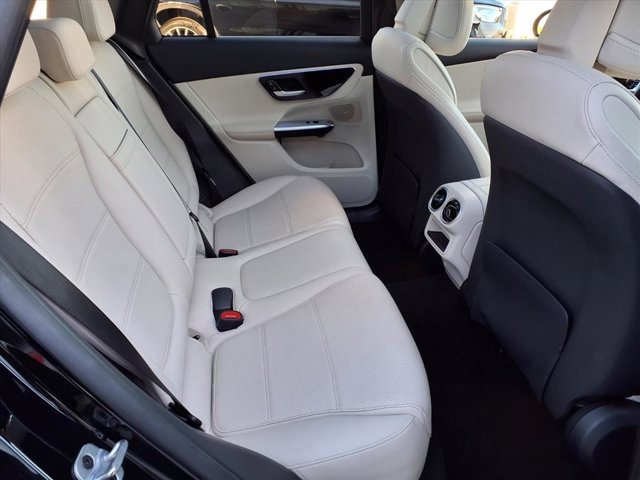 Used 2025 Mercedes-Benz GLC 300 image 20