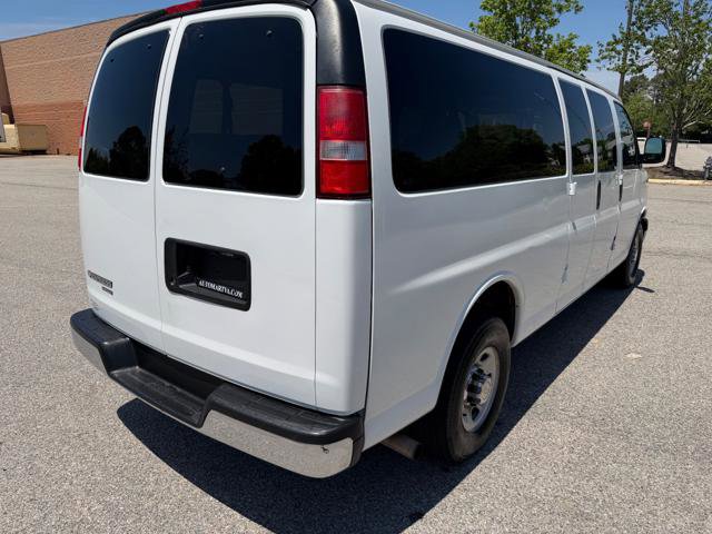 Used 2016 Chevrolet Express 3500 LT w/ LT Preferred Equipment Group RWD image 4