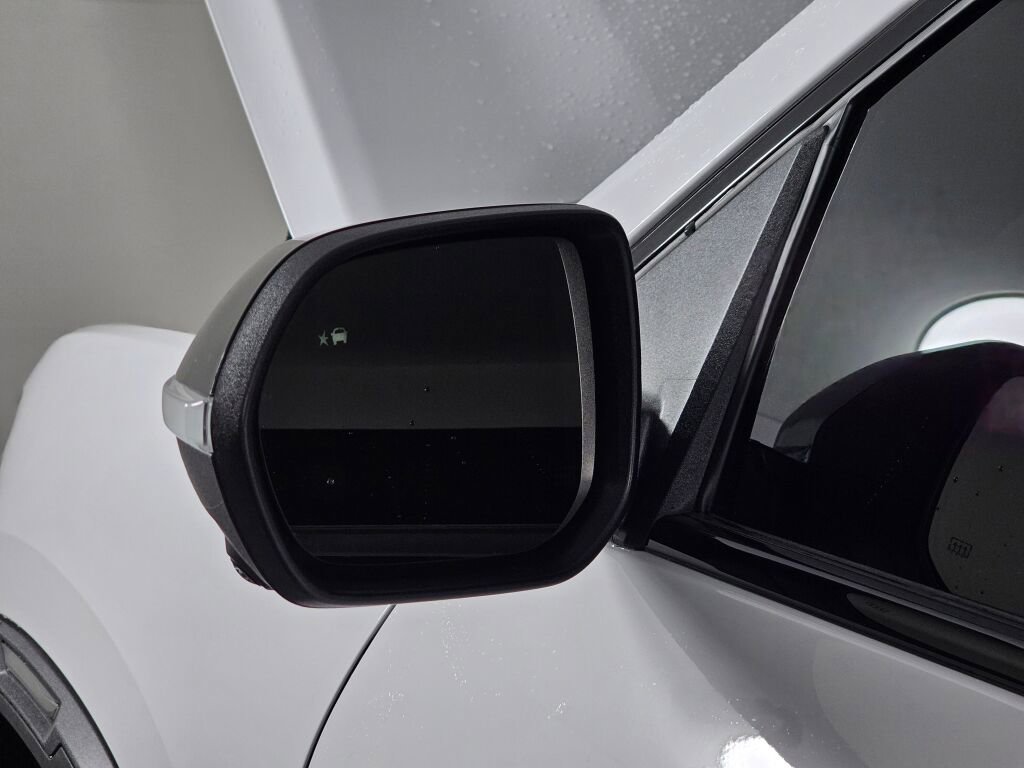 Used 2025 GMC Acadia AT4 image 12