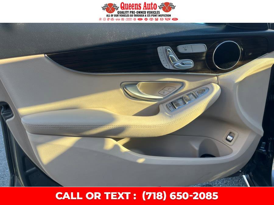 Used 2017 Mercedes-Benz C 300 4MATIC Sedan image 11