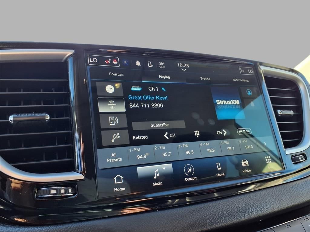 Certified 2024 Chrysler Pacifica Touring-L image 5