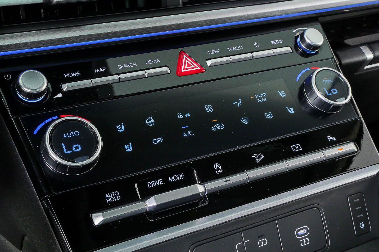 New 2026 Hyundai Santa Fe Limited FWD image 17