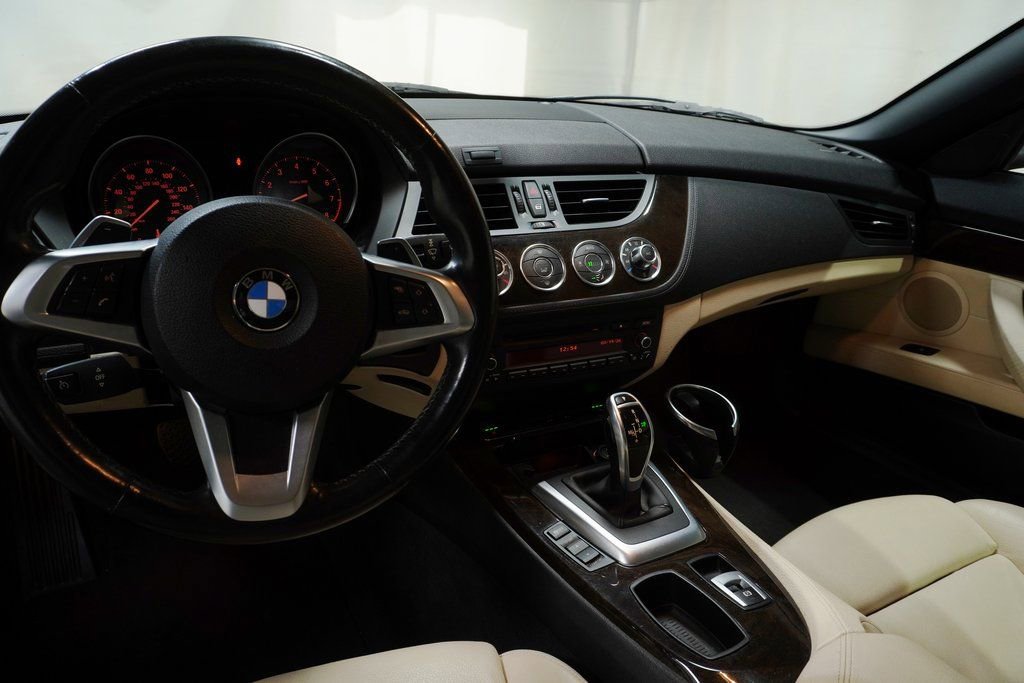 Used 2013 BMW Z4 sDrive28i image 12