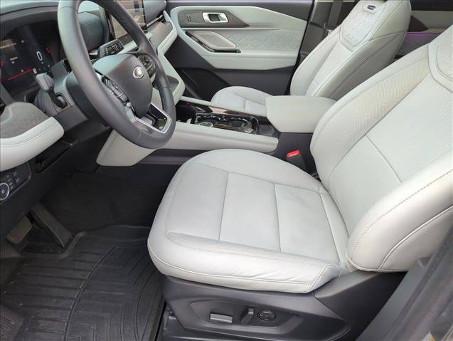 Used 2025 Ford Explorer Platinum w/ Ultimate Package RWD image 16