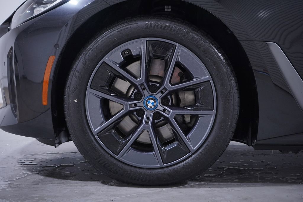 Used 2023 BMW i4 eDrive35 image 2