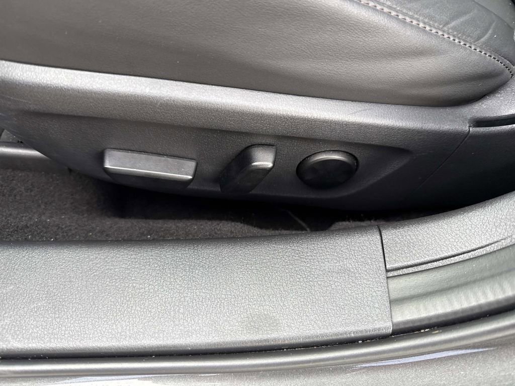 Used 2021 MAZDA MAZDA3 s image 25