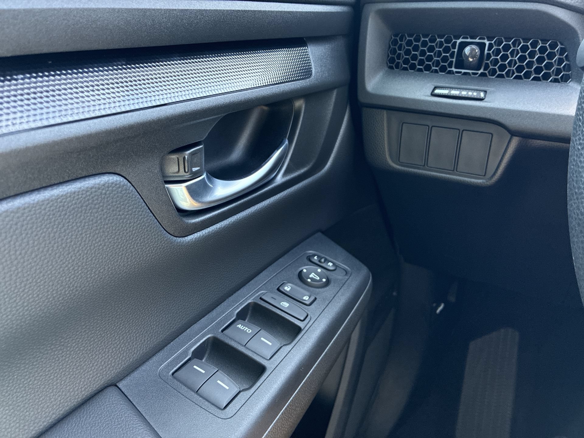 Certified 2026 Honda CR-V LX image 39