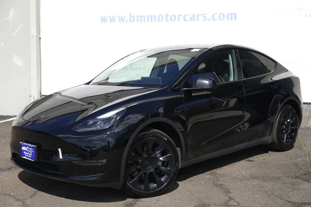 Used 2023 Tesla Model Y Long Range image 2