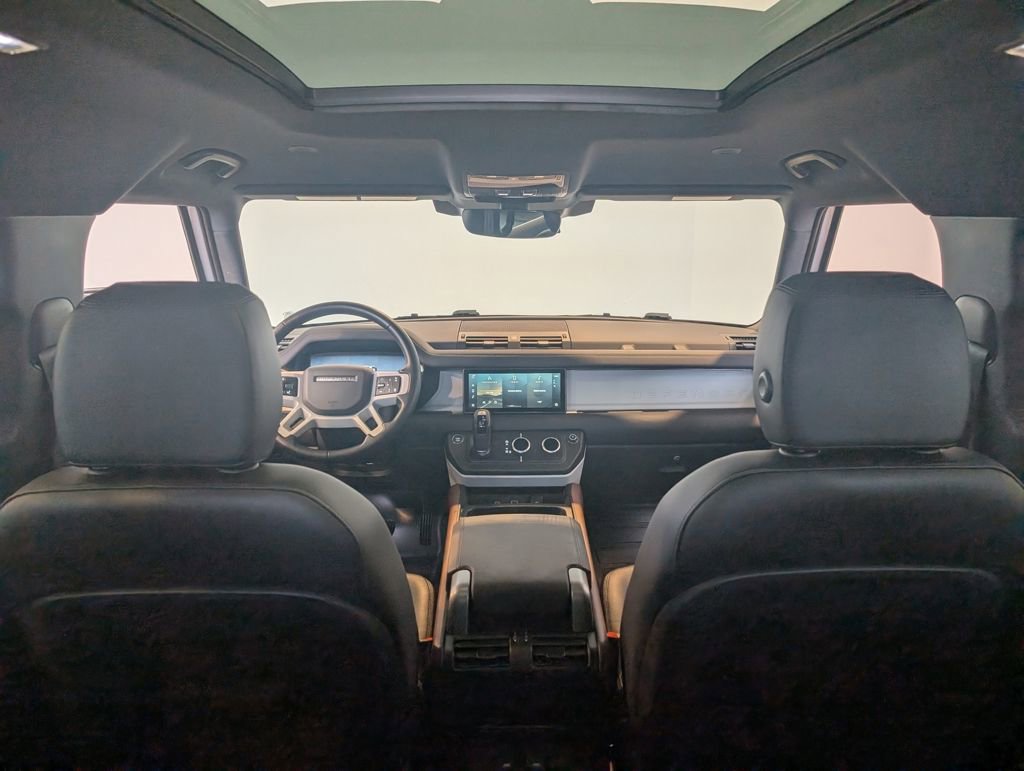 Used 2024 Land Rover Defender 110 SE image 30