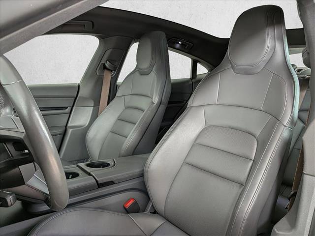 Used 2022 Porsche Taycan image 5