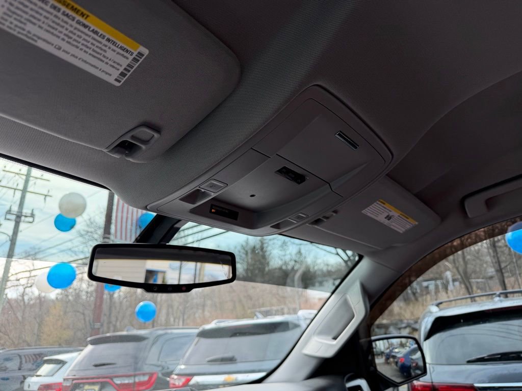 Used 2018 Chevrolet Silverado 1500 LT w/ Midnight Edition image 26