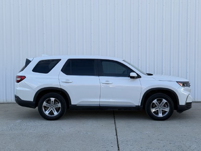 Used 2025 Honda Pilot EX-L image 3