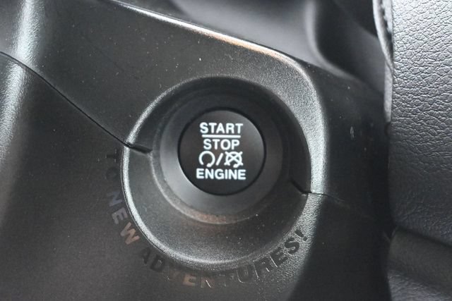 Used 2021 Jeep Renegade Limited AWD/4WD image 36