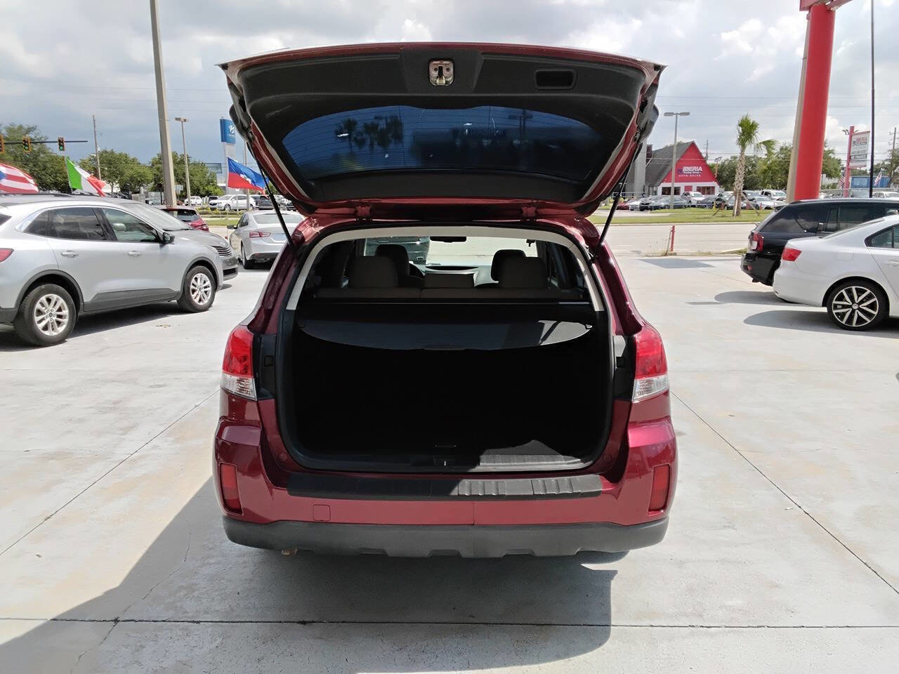 Used 2014 Subaru Outback 2.5i w/ Alloy Wheel Package image 4