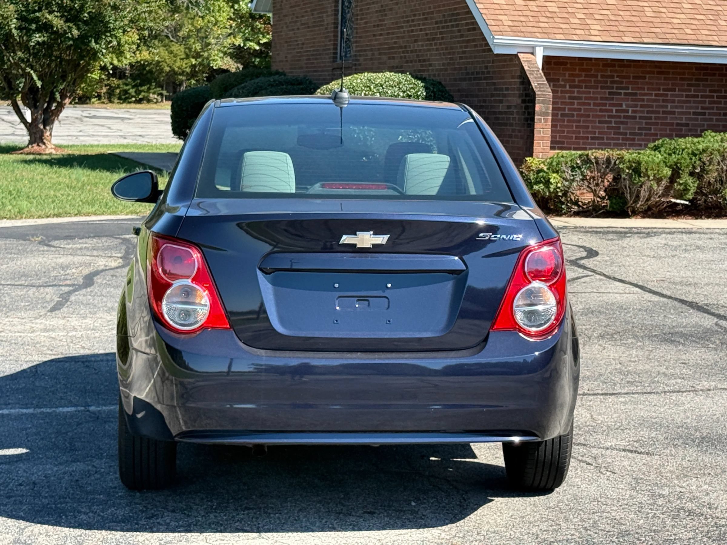 Used 2016 Chevrolet Sonic LS FWD image 5