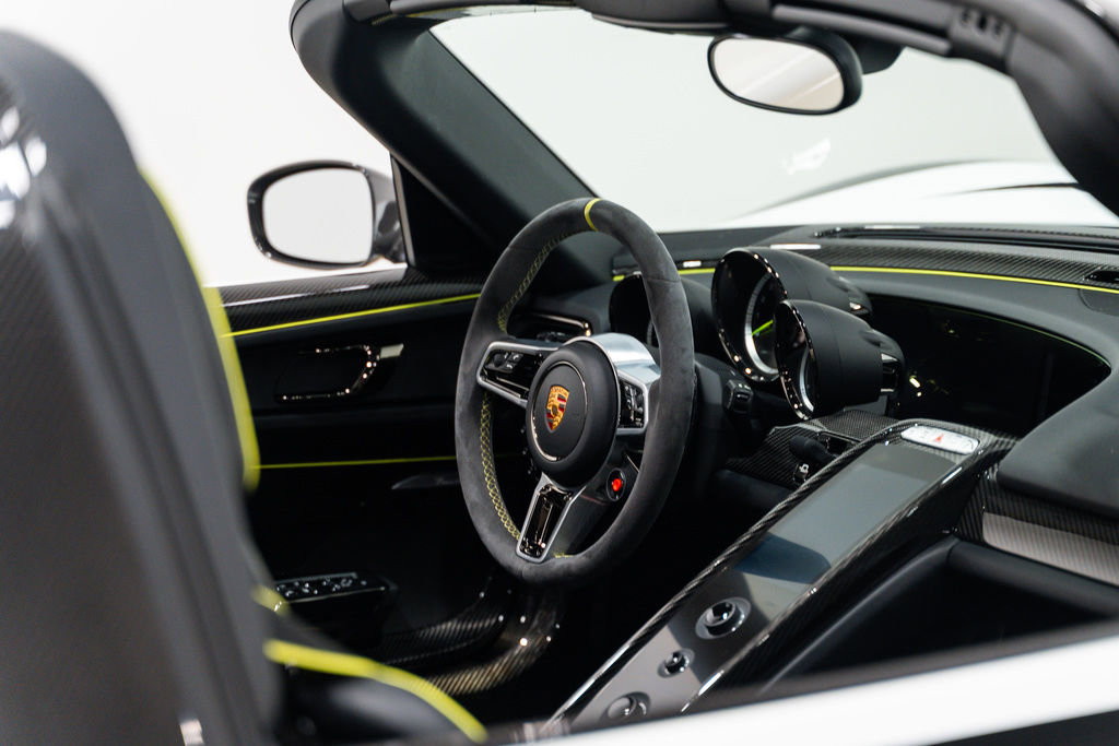 Used 2015 Porsche 918 Spyder image 10