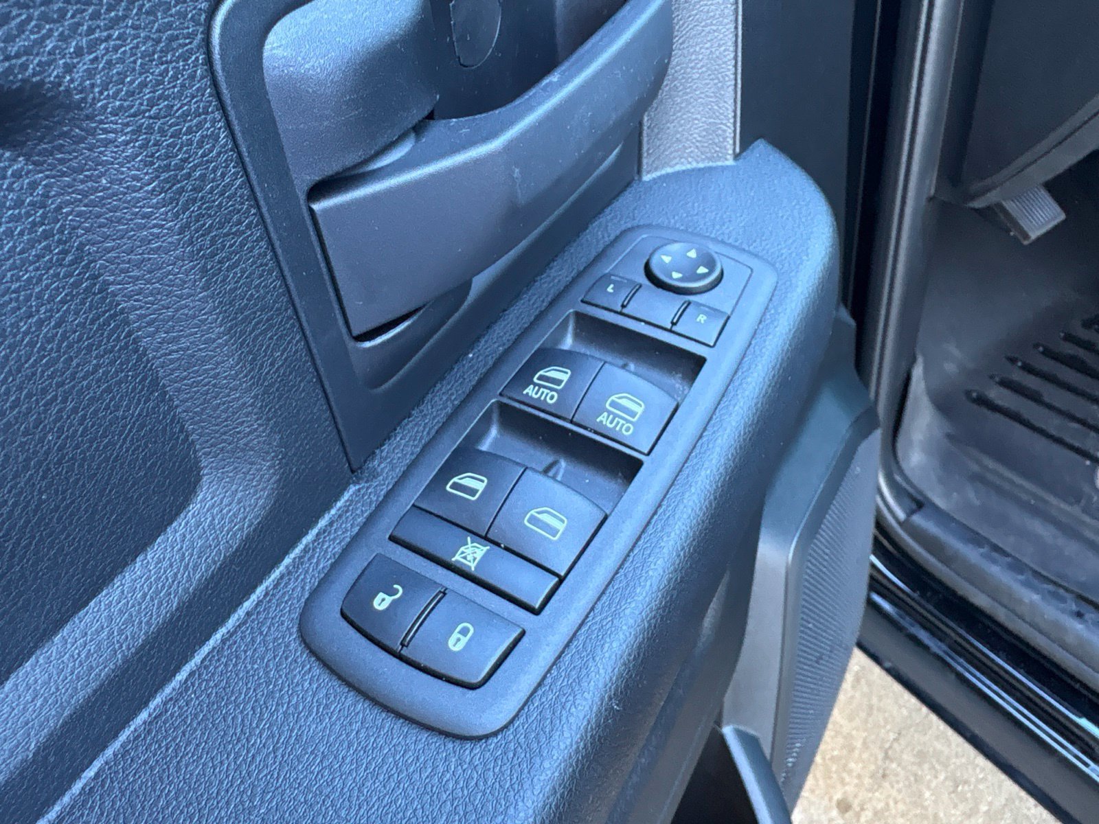 Used 2022 RAM 2500 Tradesman AWD/4WD image 11
