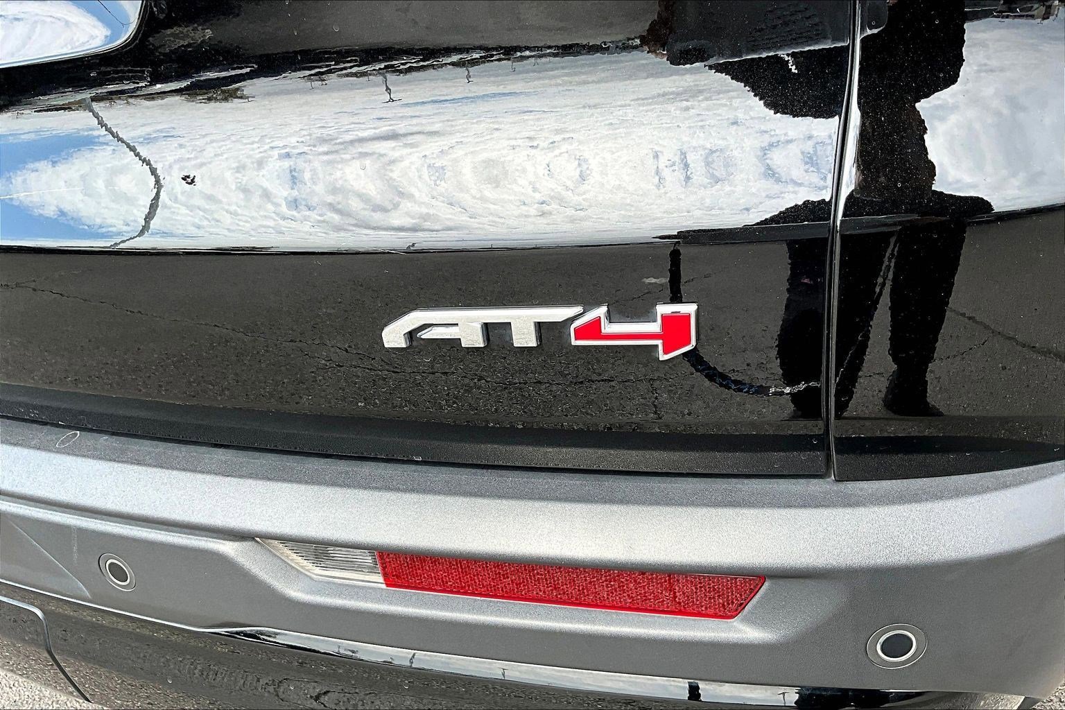 Used 2025 GMC Acadia AT4 w/ Luxury Package image 24