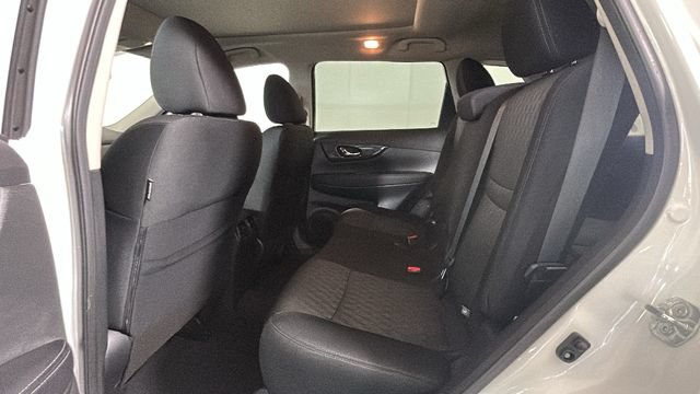 Used 2020 Nissan Rogue SV AWD/4WD image 25