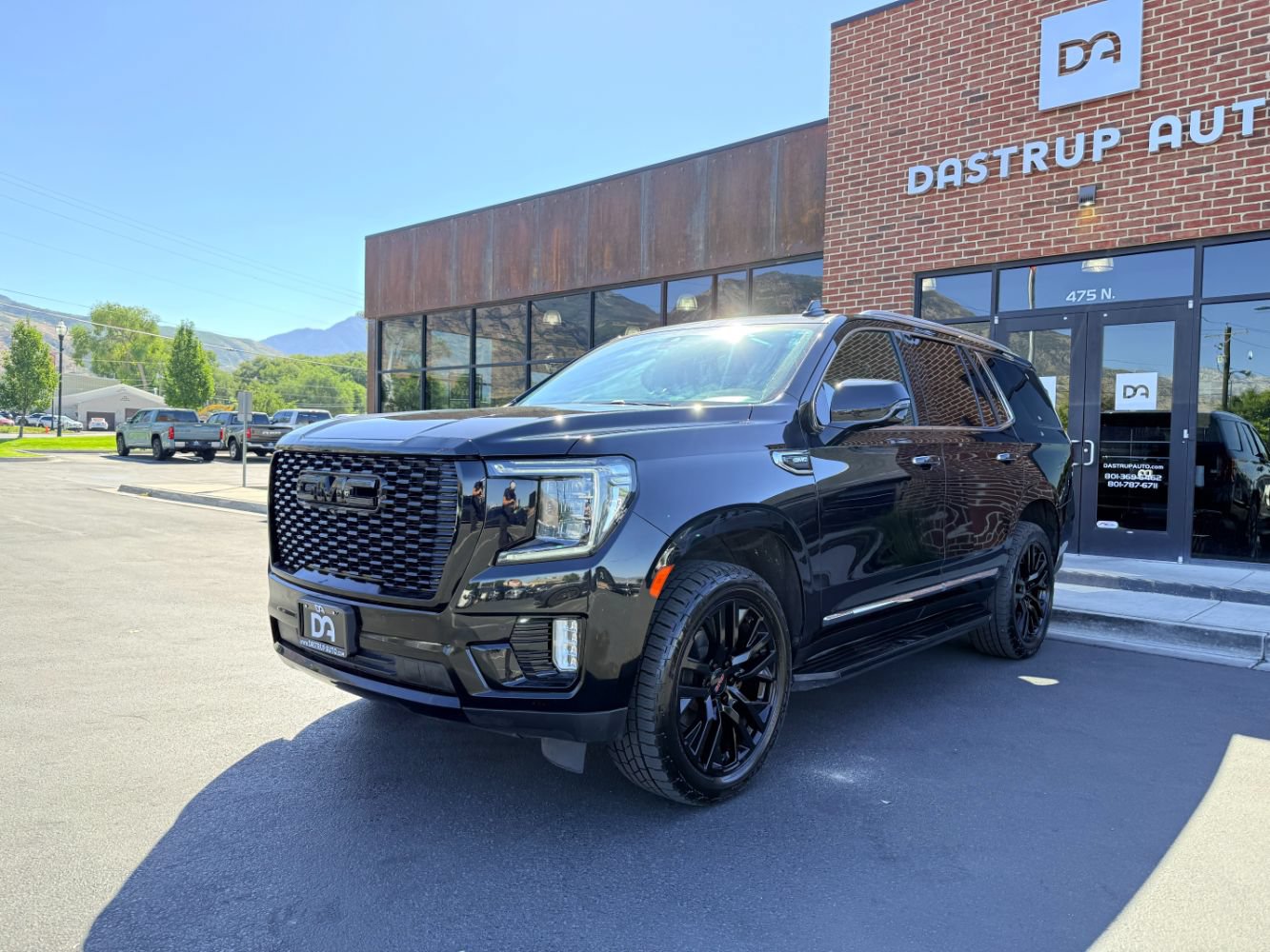 Used 2021 GMC Yukon SLT w/ Rear Media and Nav Package AWD/4WD image 4