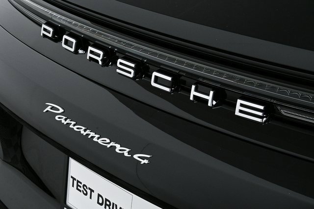 New 2025 Porsche Panamera 4 image 36