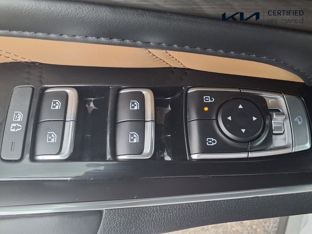 Certified 2025 Kia Sorento SX Prestige w/ Olive Brown Leather Package image 13