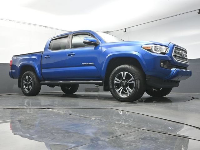 Used 2016 Toyota Tacoma TRD Sport w/ Premium & Technology Package RWD image 39