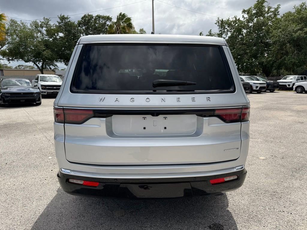 Used 2024 Jeep Wagoneer Series II w/ Flexible Seating Group AWD/4WD image 5
