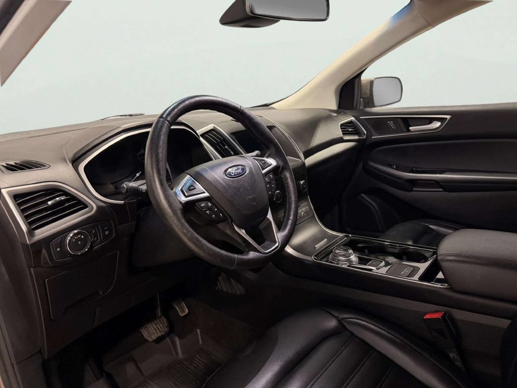Used 2019 Ford Edge SEL w/ Equipment Group 201A AWD/4WD image 14