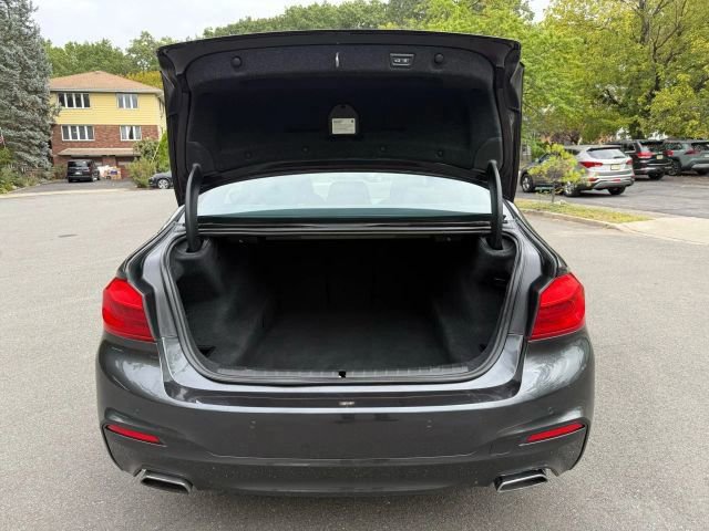 Used 2018 BMW 540i xDrive w/ M Sport Package image 6