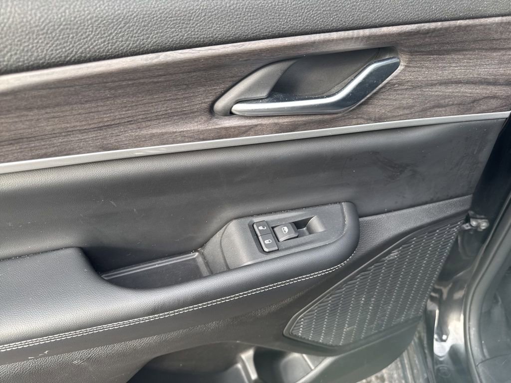 Used 2023 Jeep Grand Cherokee Limited image 37