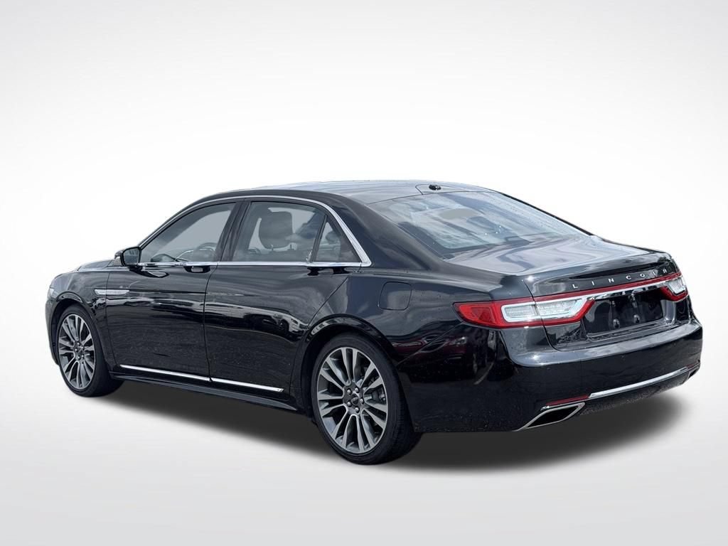 Used 2017 Lincoln Continental Select w/ Climate Package AWD/4WD image 9