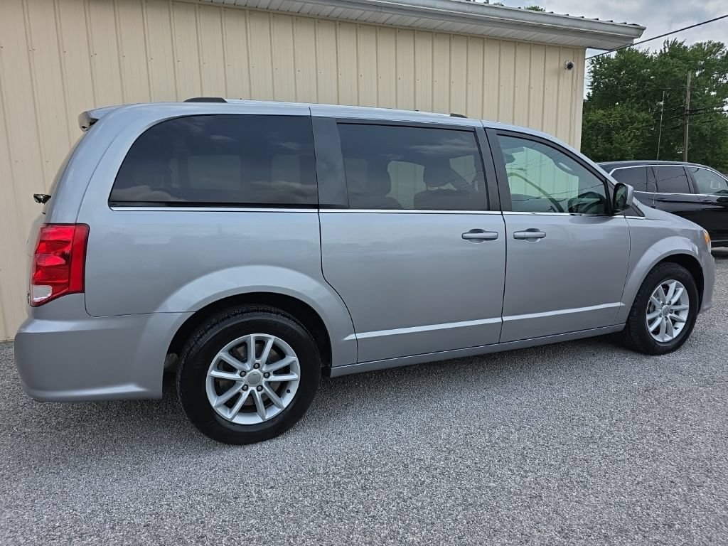Used 2019 Dodge Grand Caravan SXT FWD image 4