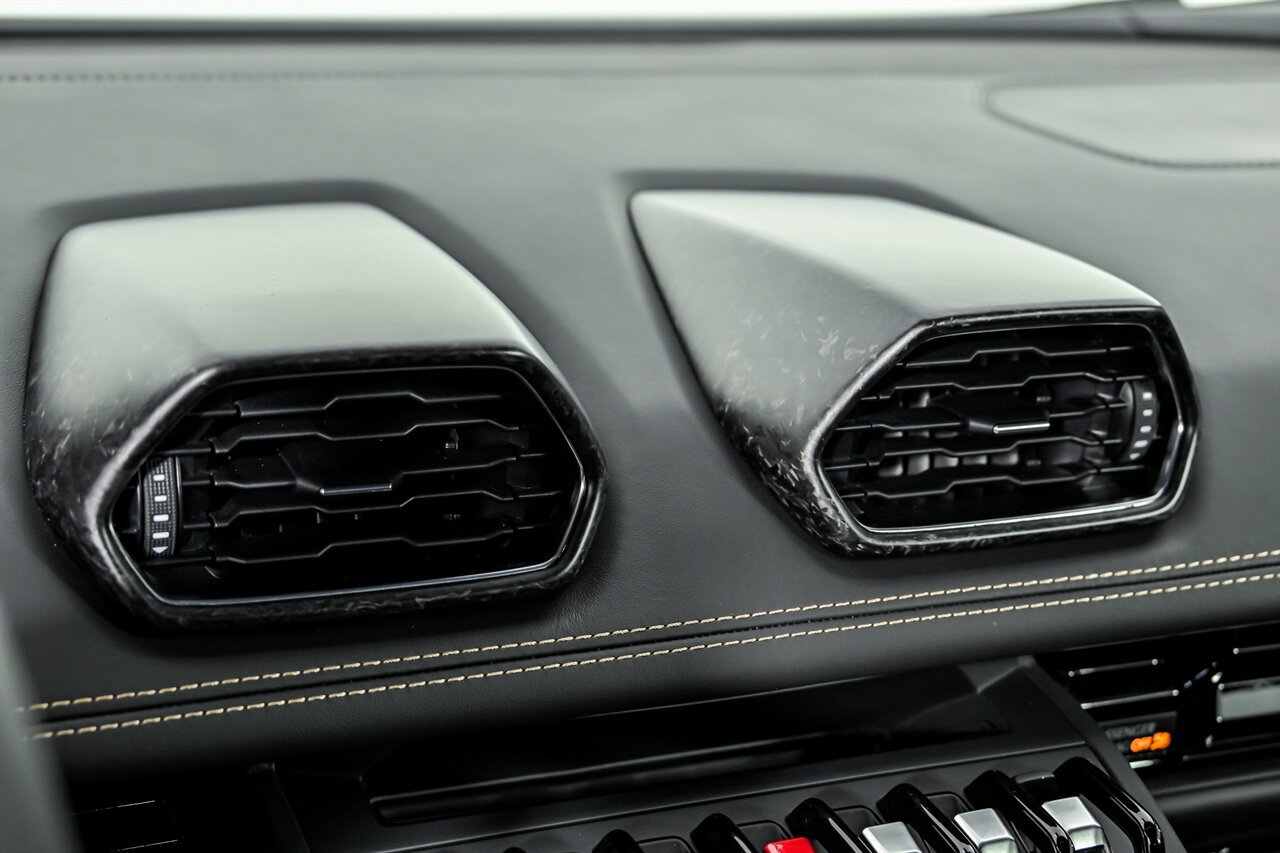 Used 2022 Lamborghini Huracan EVO RWD image 25