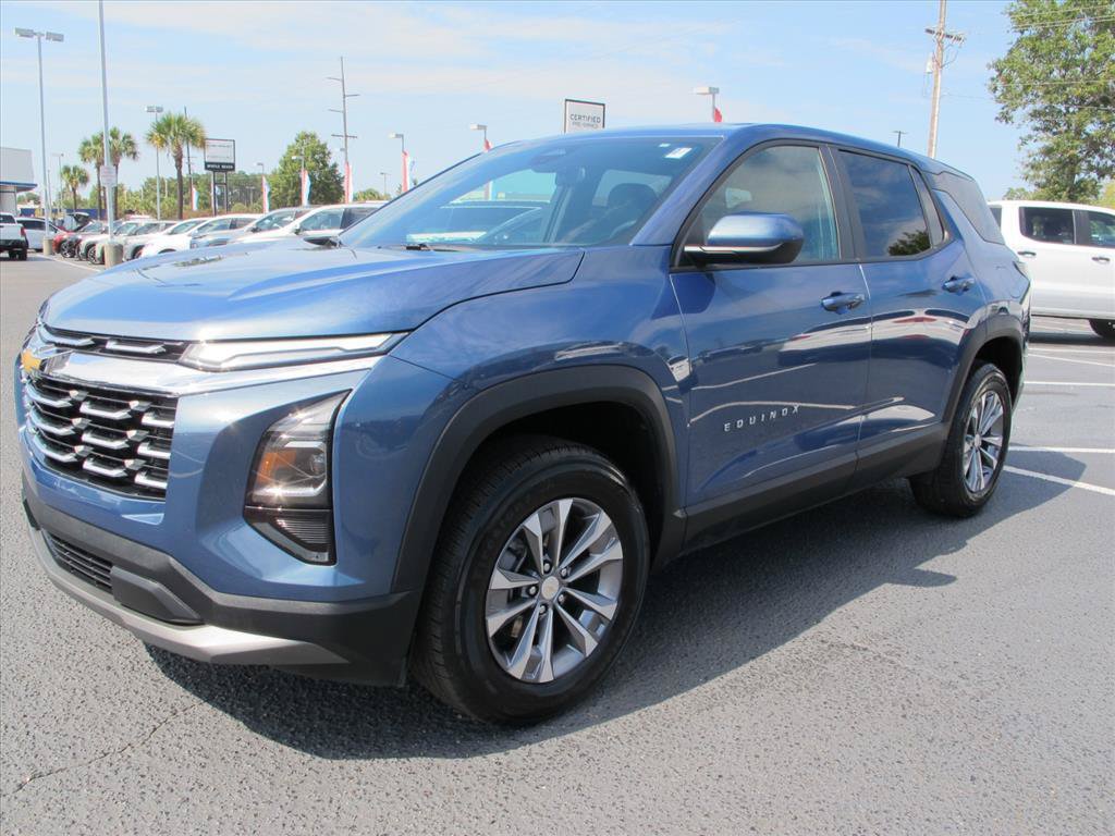 Used 2026 Chevrolet Equinox LT w/ Convenience Package II FWD image 8