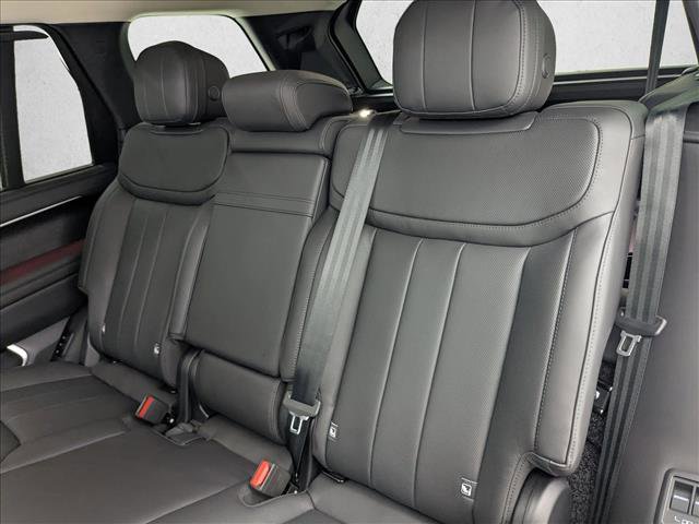 New 2026 Land Rover Range Rover Long Wheelbase SE image 11