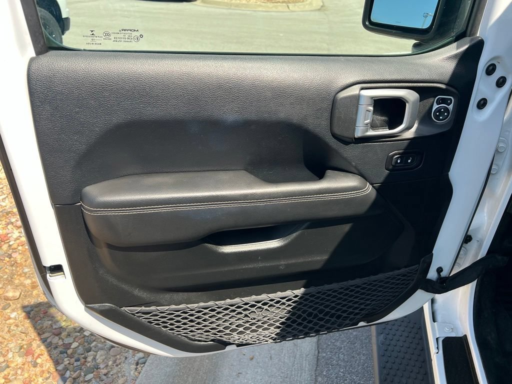 Used 2019 Jeep Wrangler Unlimited Sahara AWD/4WD image 15
