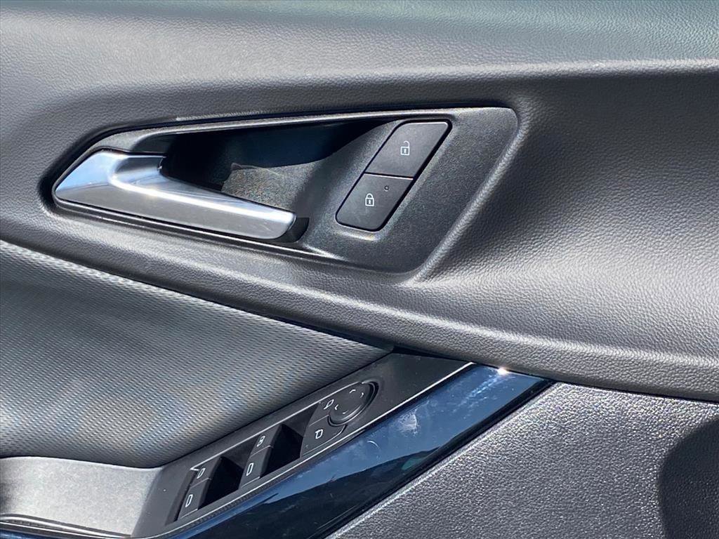 New 2026 Chevrolet Equinox LT image 18