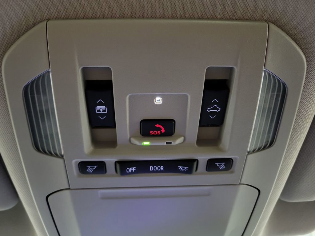 Used 2025 Toyota Highlander Platinum image 22