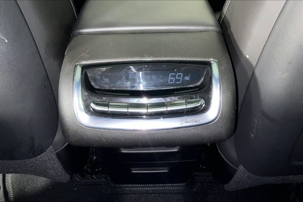 Used 2023 Cadillac XT6 Premium Luxury AWD/4WD image 34