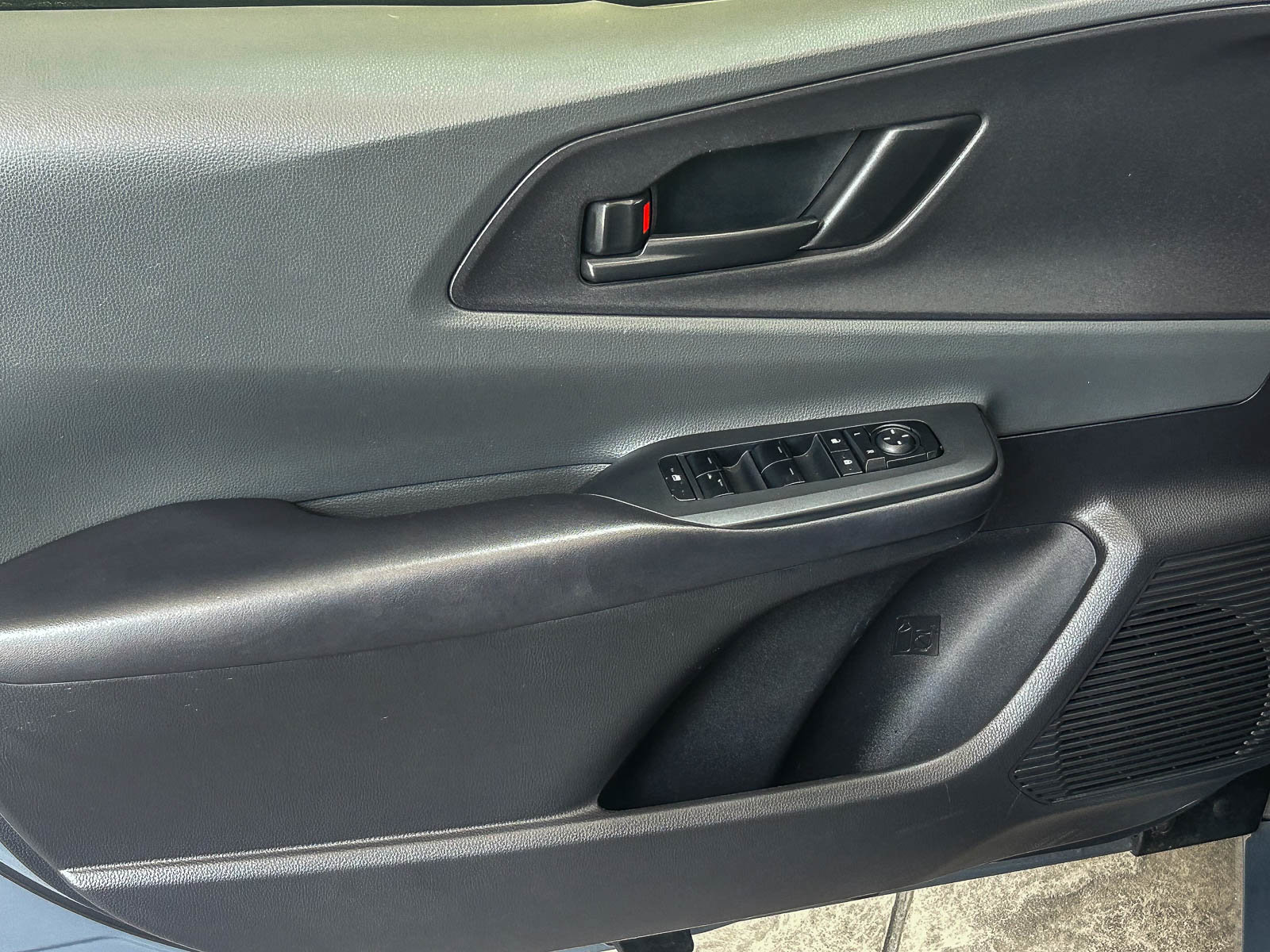 Used 2023 Toyota Prius LE image 24