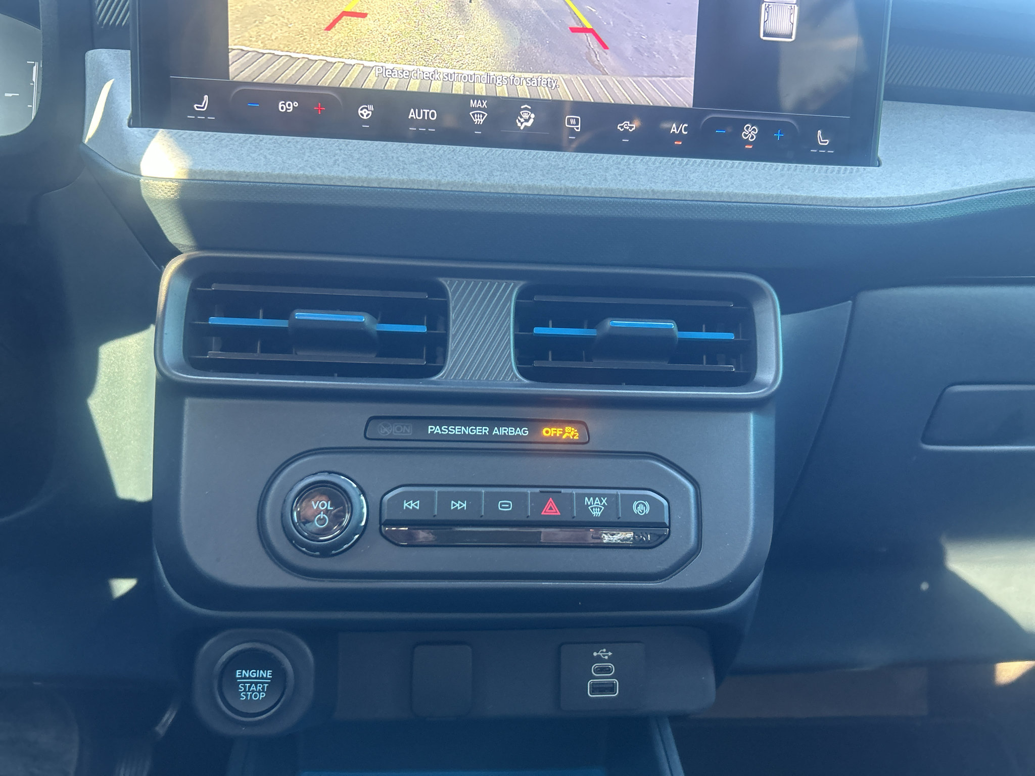 Certified 2025 Ford Maverick XLT w/ XLT Luxury Package FWD image 37